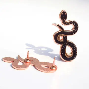 BLACK SNAKE ENAMEL PIN