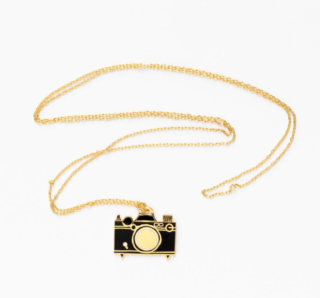 CAMERA PENDANT