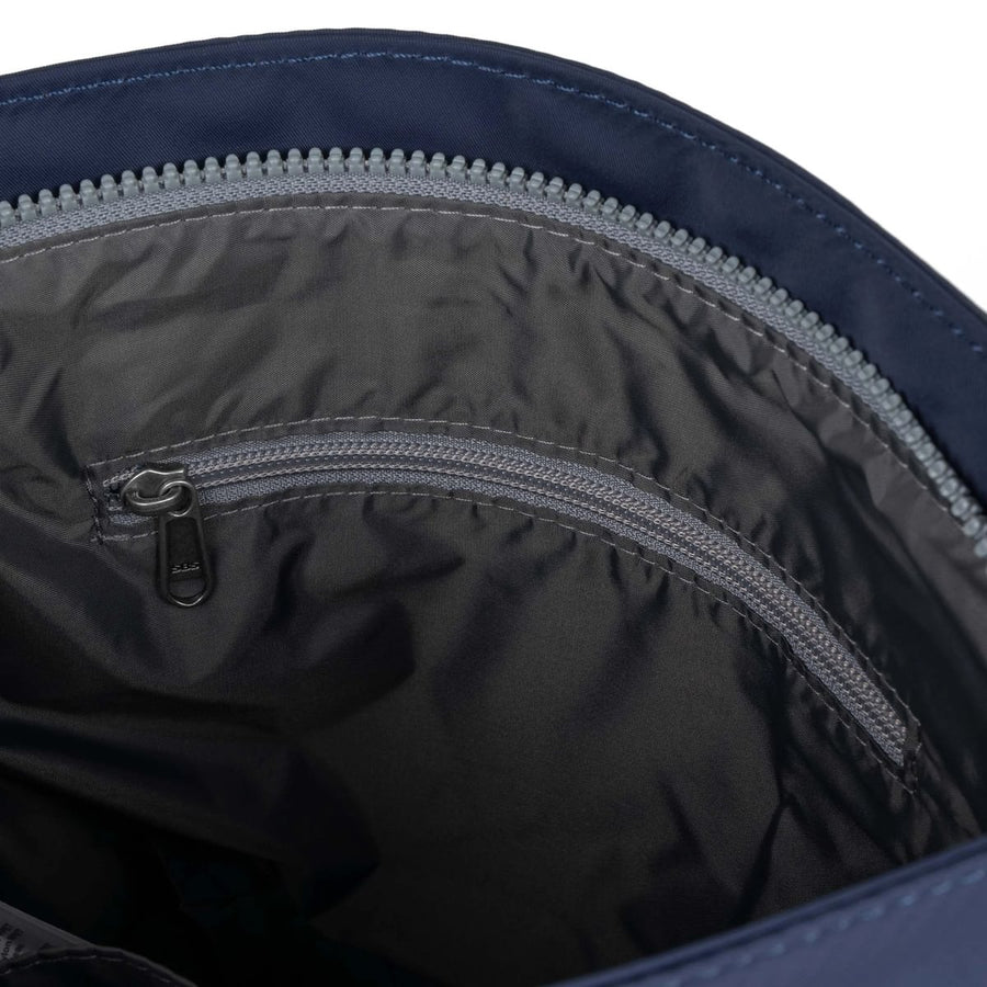 KENNINGTON B MEDIUM CROSSBODY