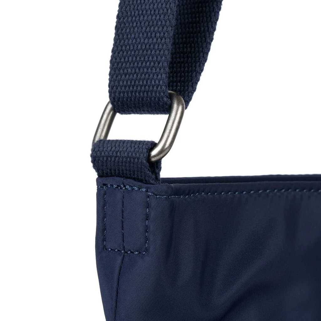 KENNINGTON B MEDIUM CROSSBODY