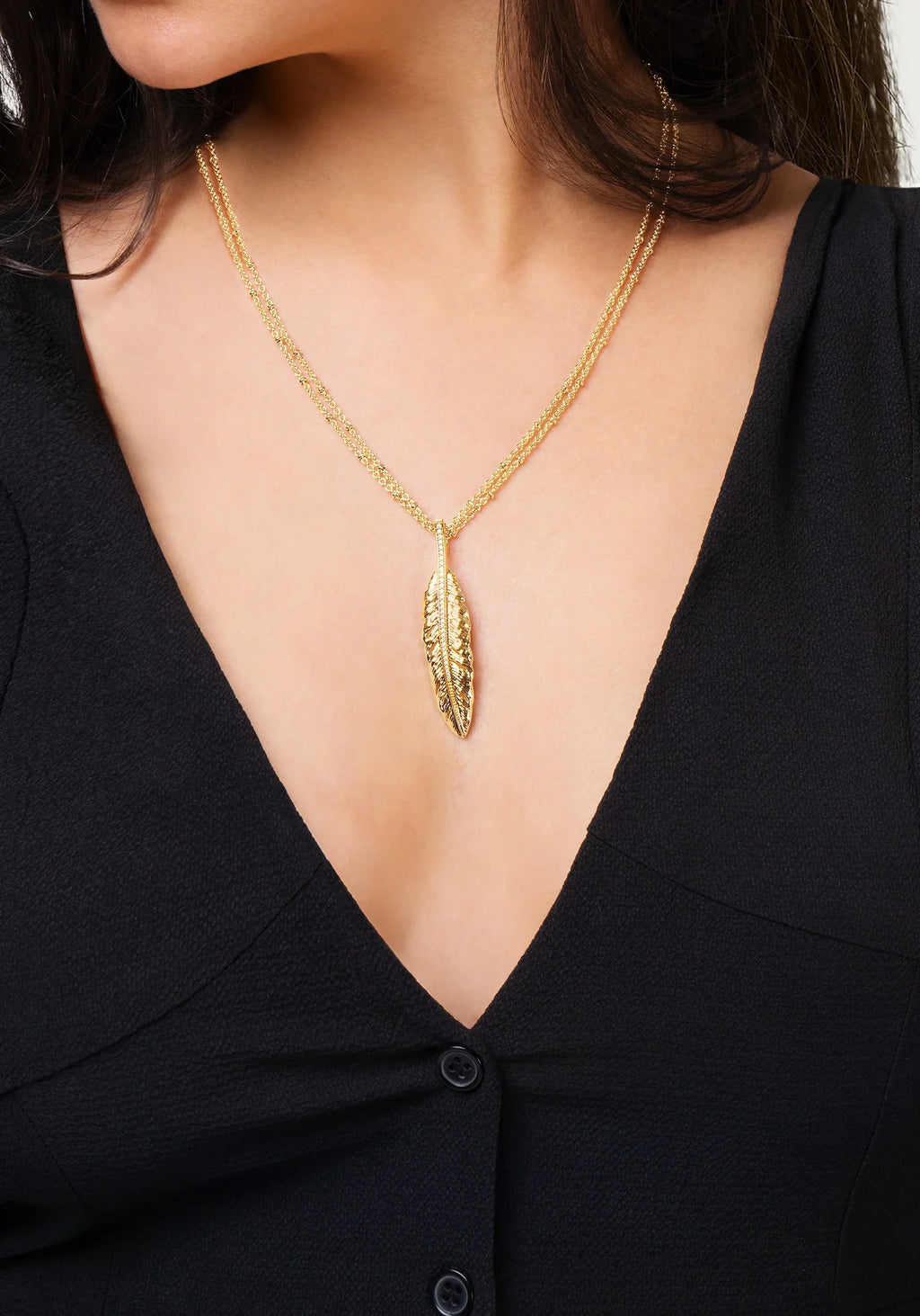 AA FEATHER LARGE PENDANT NECKLACE