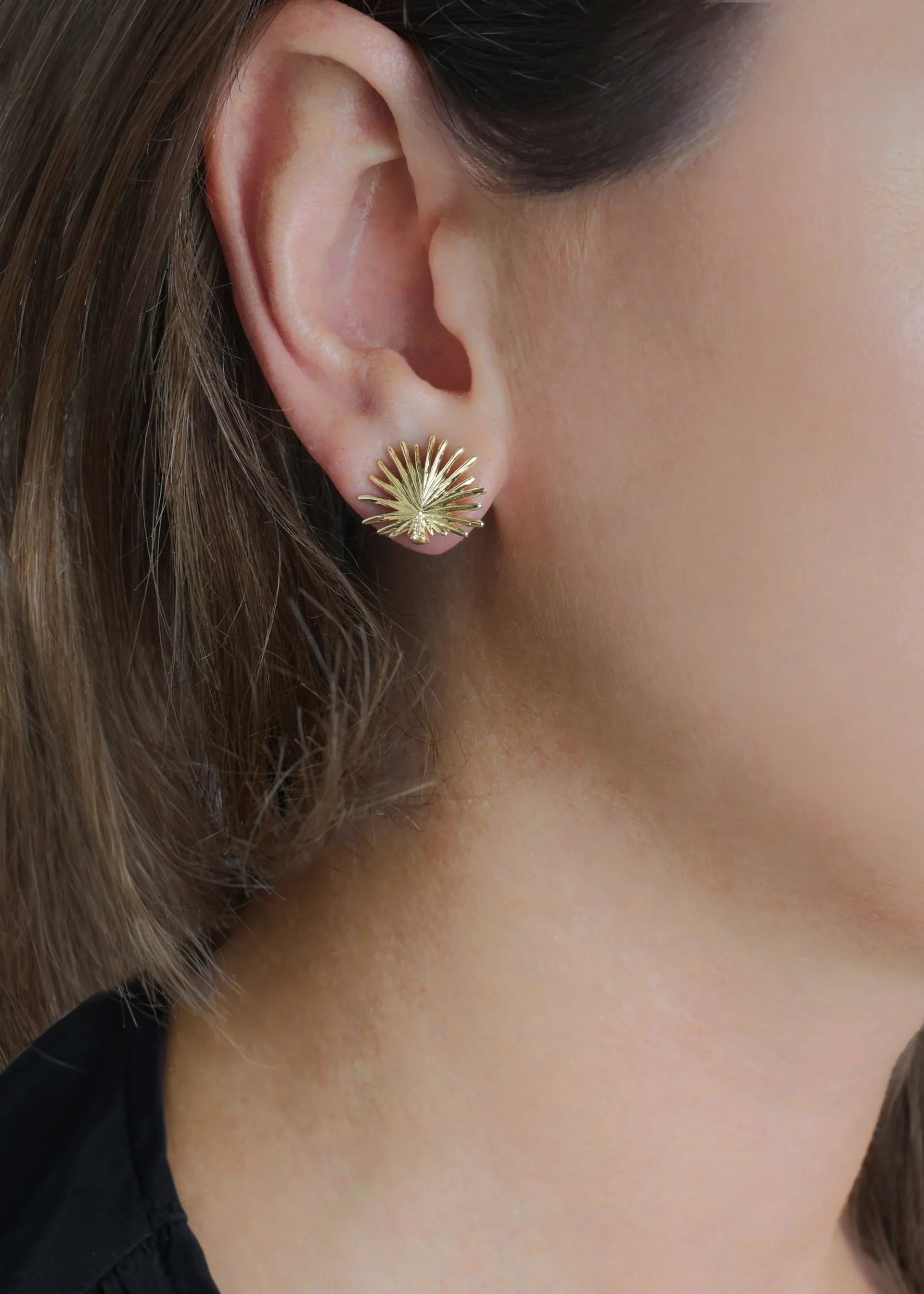 AA PALM STUD EARRINGS