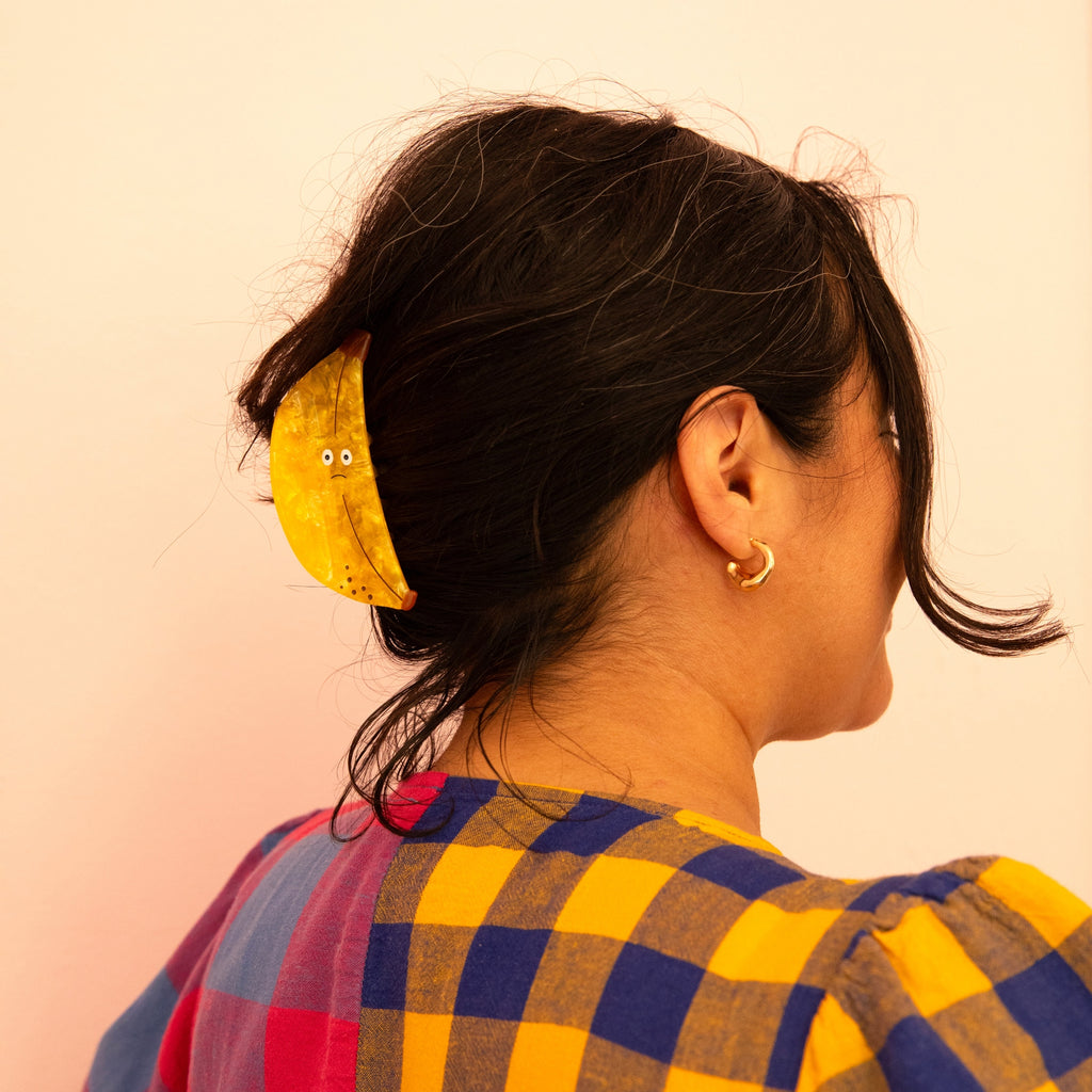 SAD BANANA HAIR CLAW