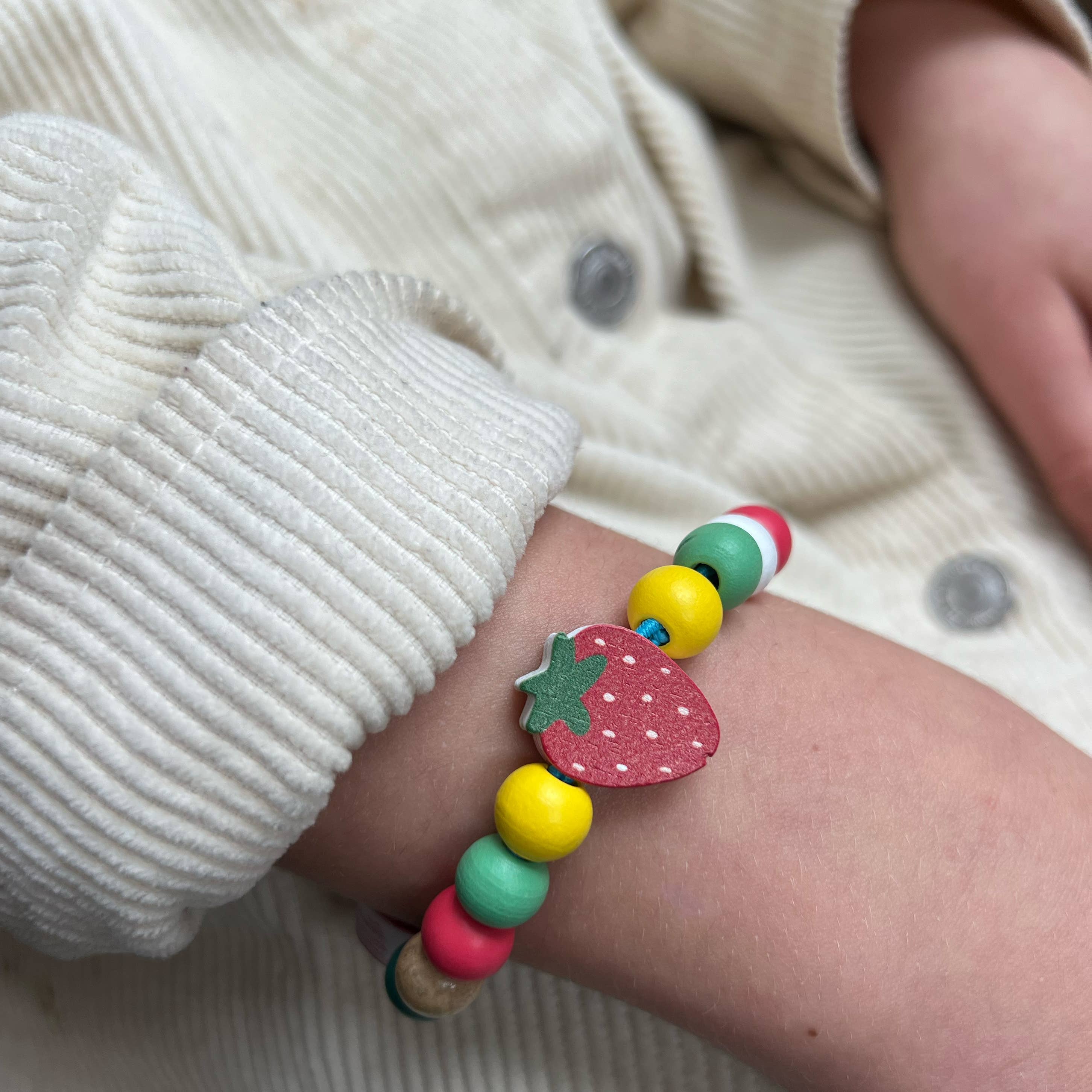 STRAWBERRY BRACELET GIFT KIT