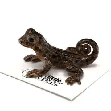 ANIMAL PORCELAIN MINIATURE FIGURINE