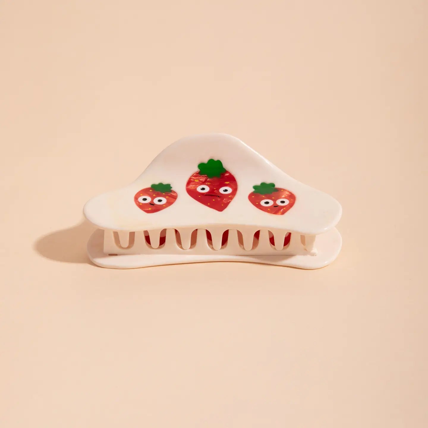 ICHIGO STRAWBERRY HAIR CLAW