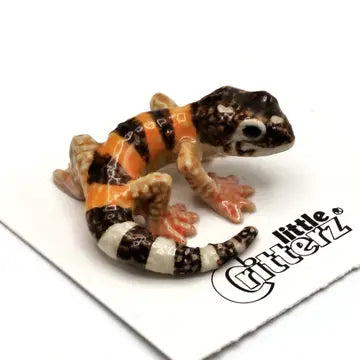ANIMAL PORCELAIN MINIATURE FIGURINE