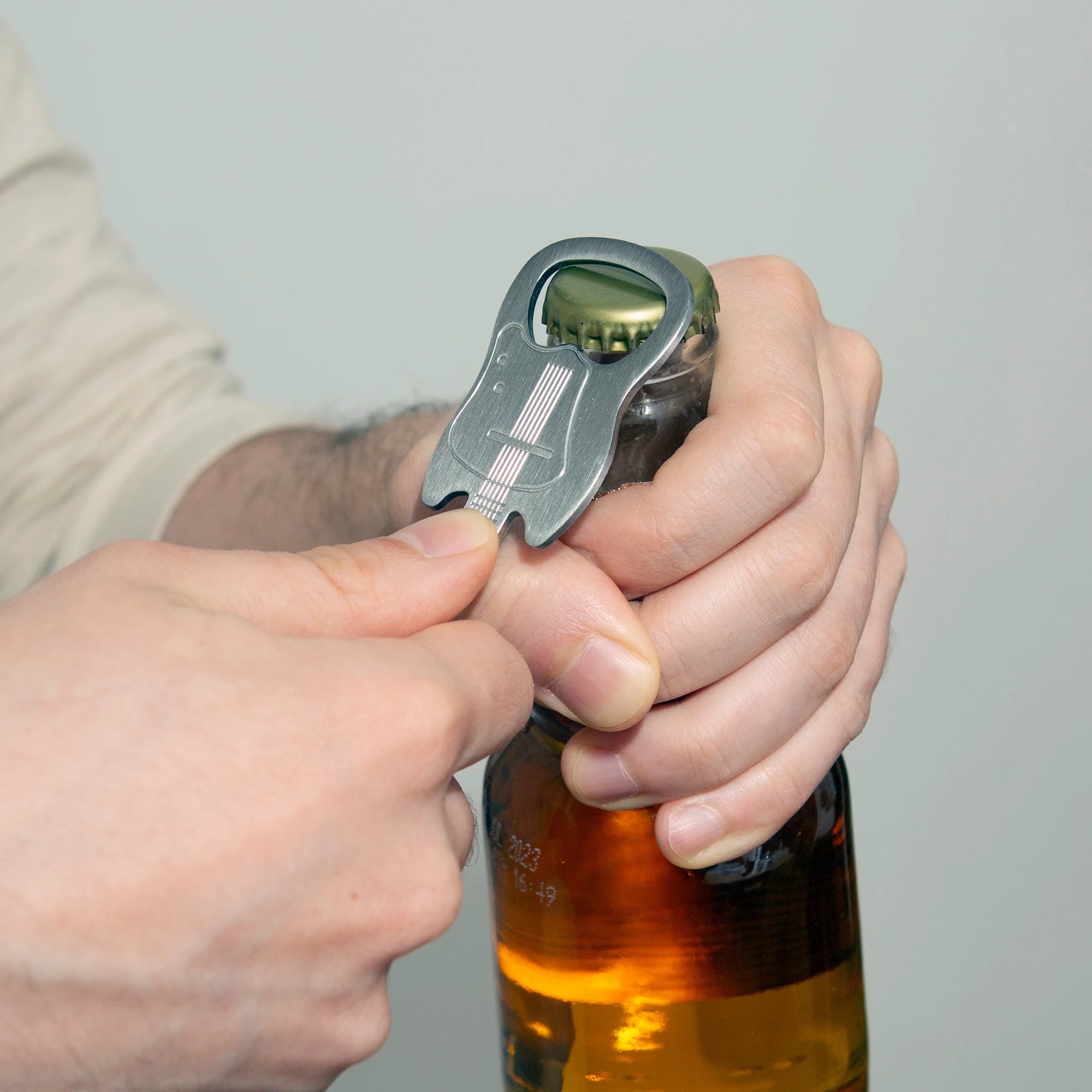 GUITAR KEYCHAIN BOTTLE OPENER