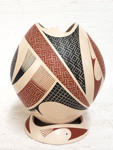 MATA ORTIZ PENA HANDCRAFTED POT