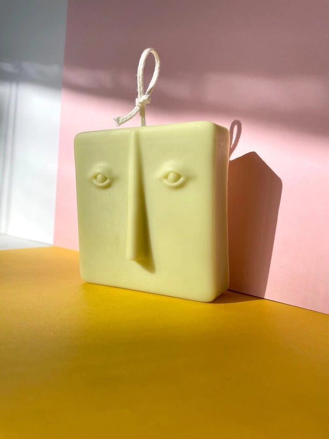 ABSTRACT FACE CANDLE