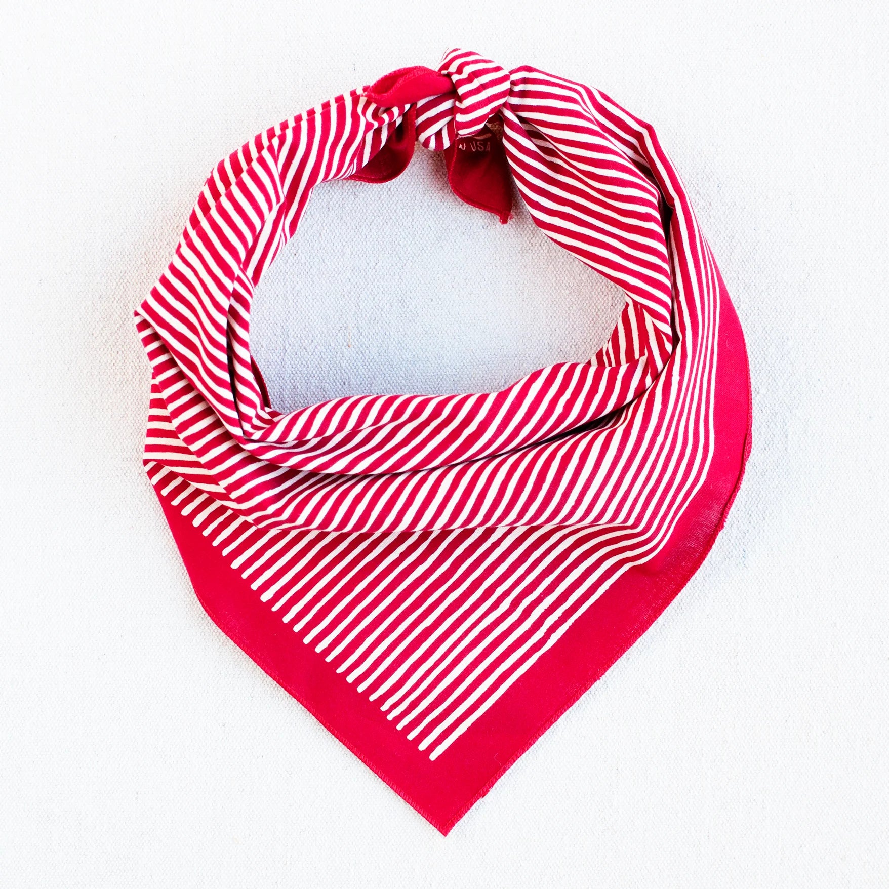 RED STRIPED BANDANA