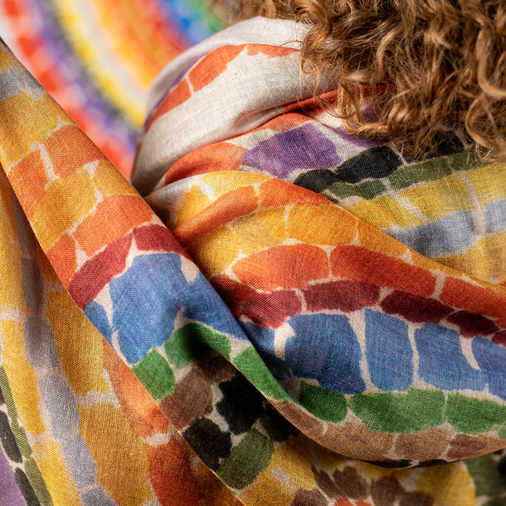 LUNAR RENDEZVOUS―CIRCLE OF FLOWERS SCARF