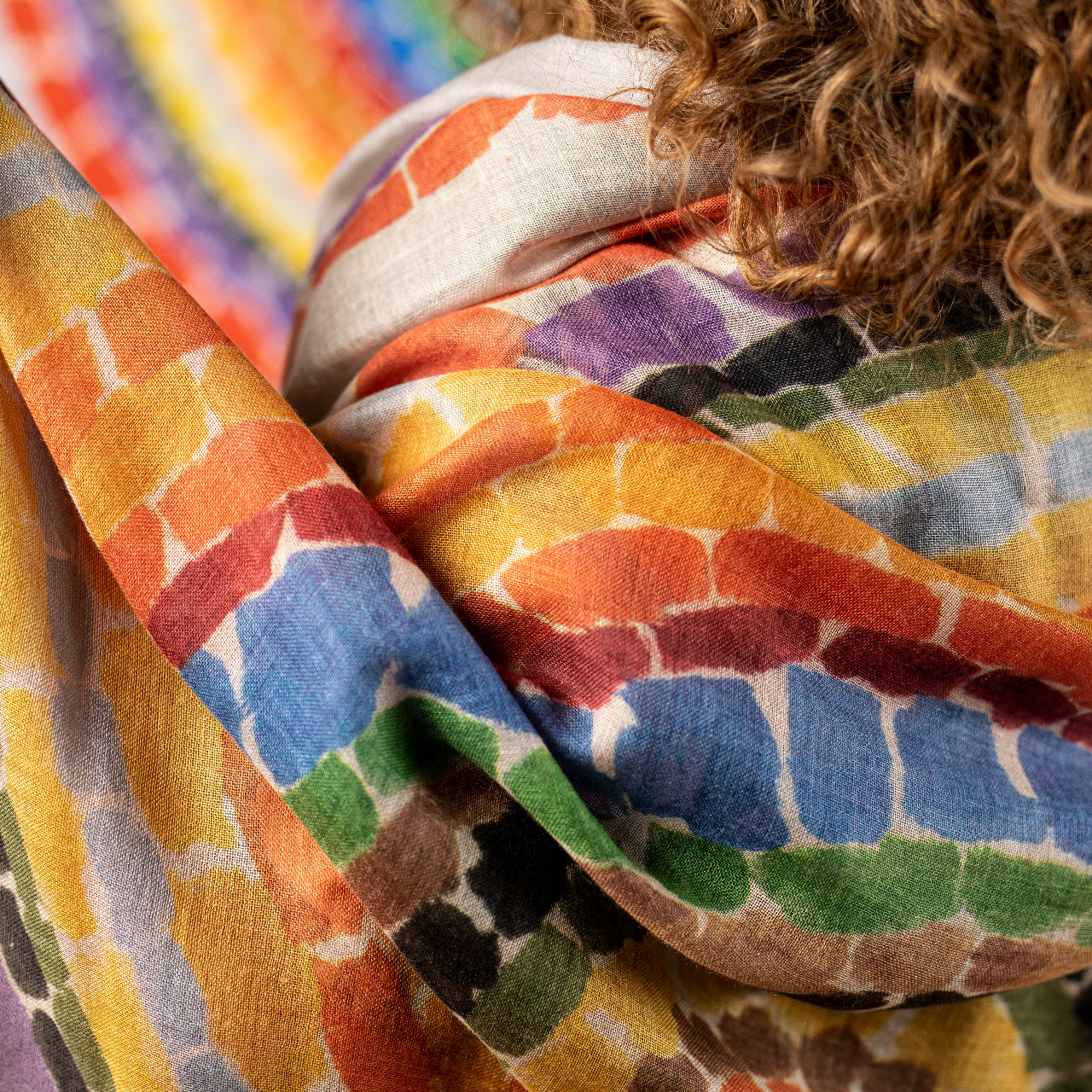 LUNAR RENDEZVOUS―CIRCLE OF FLOWERS SCARF